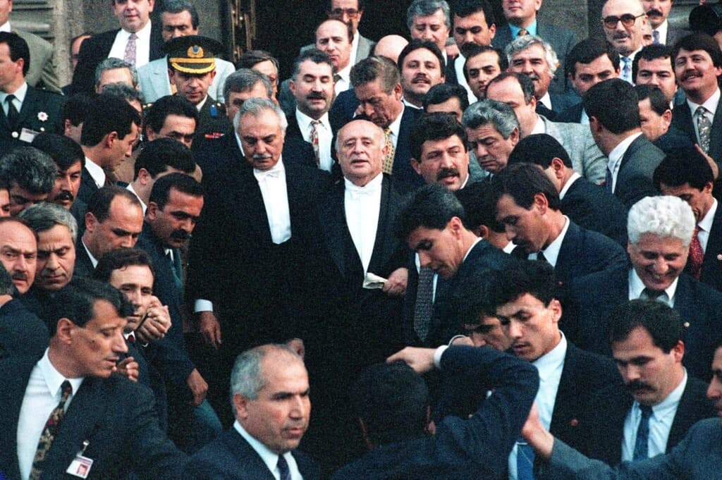 Süleyman Demirel'in 9. Cumhurbaşkanlığı dönemine (1993–2000) ait arşiv fotoğrafı